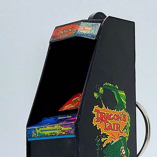 Dragon’s Lair keychain reproduction arcade game video game game arcade cabinet keychain retrogame 80s