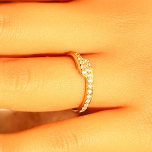 Dainty Solid Gold ring, Elegant Gold Diamond Ring, Mother&#39;s Gift, Valentine&#39;s Day Gift, Thin Gold Minimalist Ring, 9k/14k Solid Gold