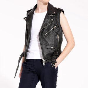 Handcrafted Men&#39;s Leather Vest, Premium Lambskin Waistcoat, Essential Fashion Statement, Ideal Anniversary Gift
