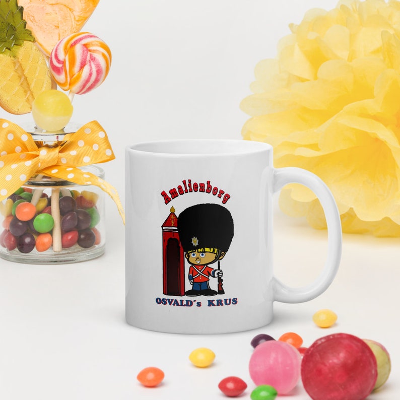 Personalized mugs with a cartoon royal guard from Denmark zdjęcie 1