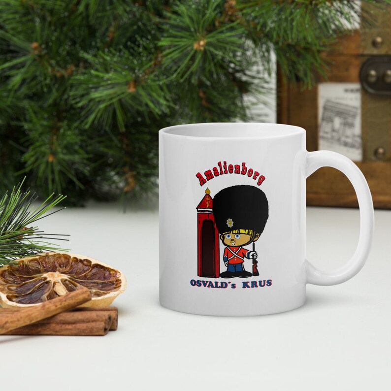 Personalized mugs with a cartoon royal guard from Denmark zdjęcie 9