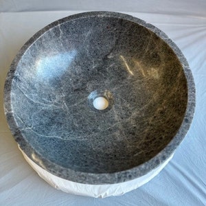 Sustainable Sophistication: Round Black Marble Sink - Effortless Elegance in Eco-Friendly Stone