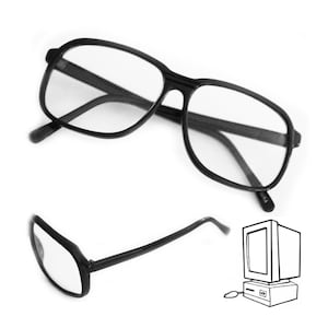 Puede incluir: Gafas de plástico negro con lentes rectangulares. Las gafas se muestran desde dos ángulos diferentes. Un simple dibujo en blanco y negro de un monitor de computadora y un ratón se encuentra en la esquina inferior derecha de la imagen.