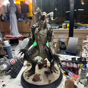 Deathclaw 1/6 scale custom handpainted fallout statue, fallout gift, gifts for gamers, gift for him, gift for her, Deathclaw statue, 1/6 scl
