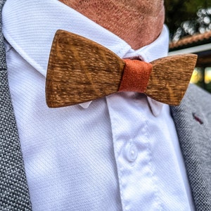 Oak bow tie