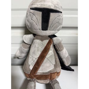 Peluche Scentsy Buddy de Star Wars The Mandalorian con paquete de aroma Air of Adventure imagen 2