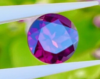 Purplish Pink Rhodolite Garnet: 9.90mm Round Gemstone, 4.25 Carat