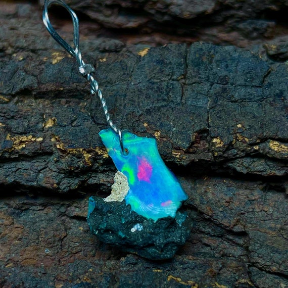 エチオピアウェロ産　オパール　原石　ジュエリーグレード　鉱物標本　鉱石 エチオピアウェロ産 オパール 原石 ジュエリーグレード 鉱物標本