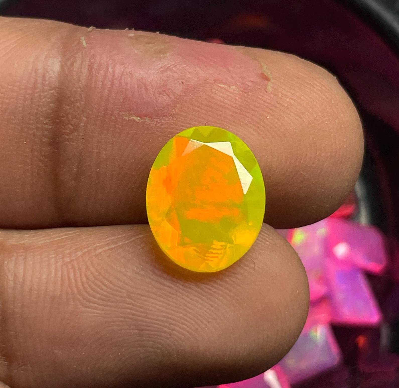 RARE !! OPALE JAUNE ET MULTICOLORE D'ETHIOPIE : 1,77 CARAT ★★ P454.129t