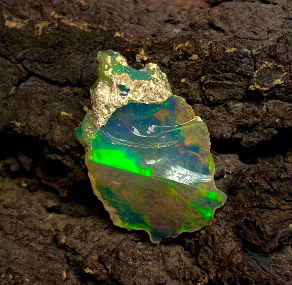 エチオピアンファイヤーオパール 原石 エチオピア産天然ファイヤーオパール原石16.10ct遊色綺麗^ ^ - メルカリ