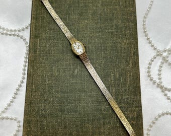 Working Vintage Q Timex Womens Watch Digital Gold Tone New  display picture 2