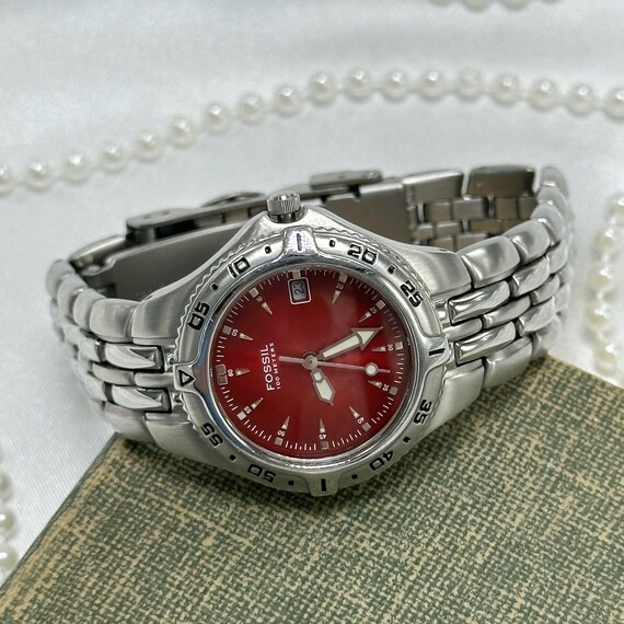 Red Dial Fossil Watch with Rotating Bezel - image 5