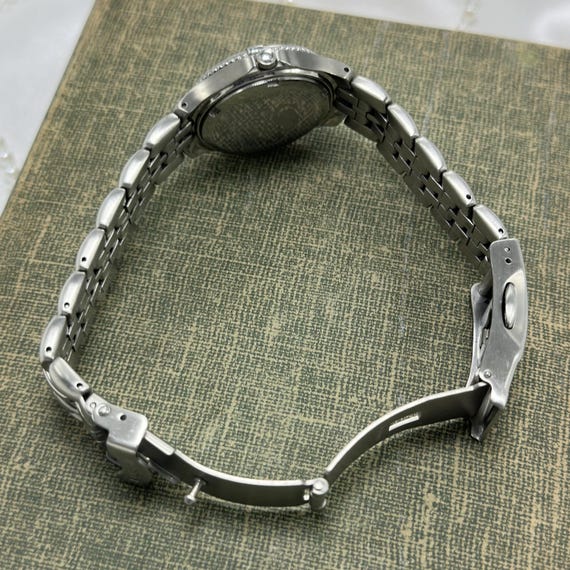 Red Dial Fossil Watch with Rotating Bezel - image 7