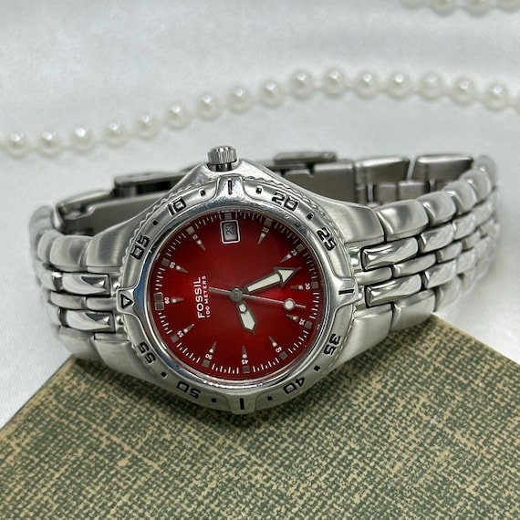 Red Dial Fossil Watch with Rotating Bezel - image 4