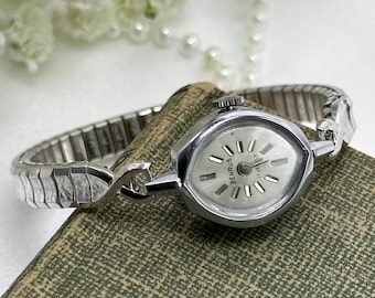 Vintage Benrus Ladies Watch: Petite 10K Gold-filled Cuff  display picture 2