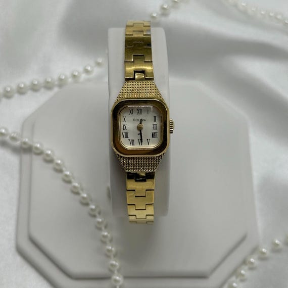 Vintage 1976 Bulova 23 Jewels Gold Wind-Up Watch Vintage 1976 Bulova 23 Jewels Gold Wind-up Watch - Etsy main image 2
