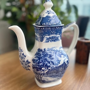 Cafetera azul vintage Grindley English Country Inns con tapa, tetera grande de loza de Staffordshire de la década de 1960, The George
