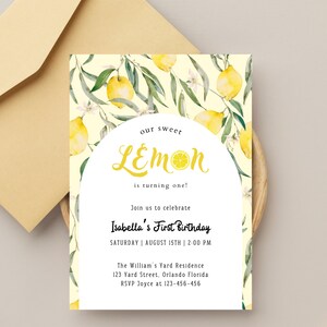 Fille d'invitation premier anniversaire citron, notre douce fête d'agrumes, modèle numérique modifiable sur le thème des fruits d'été pour le 1er anniversaire