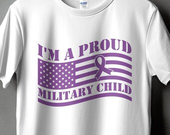 Niño Militar Orgulloso SVG PNG: Diseño Morado (Descarga Digital)