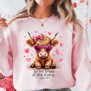 Highland Cow Sweatshirt, Valentine Coquette Shirt, Cute Highland Cow, Cute Cow T-Shirt, Baby Highland Cow Shirt, Cow Gift, Girlfriend Gift