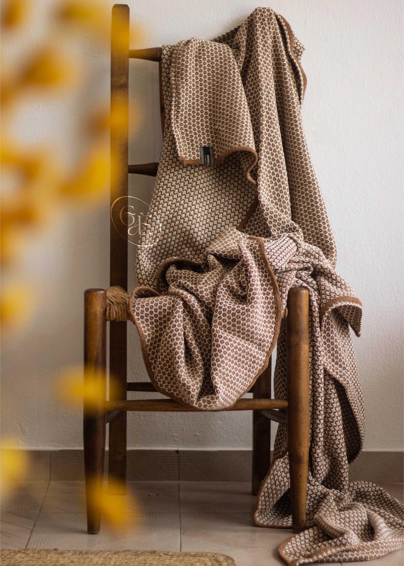 Modern Tradicional Portuguese Blanket | Cotton Bed Cover | Sofa Coverlet | Sustainable Home Decor | Woven Covering Made in Portugal image 2