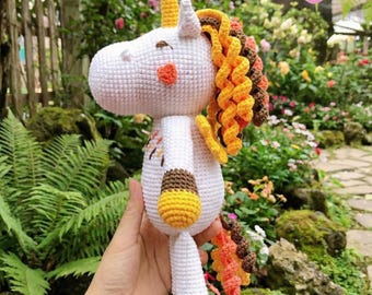Wzór na szydełko na jednorożca – pluszowa zabawka amigurumi z jednorożcem (do pobrania w formacie PDF)