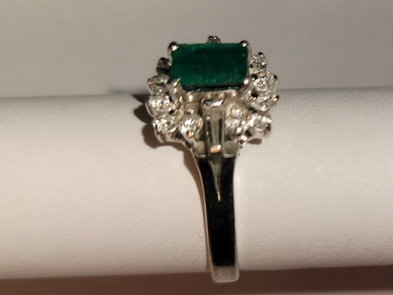 14K White Gold Emerald / Diamond Ring - image 3