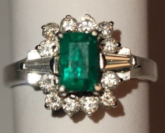 14K White Gold Emerald / Diamond Ring - image 4