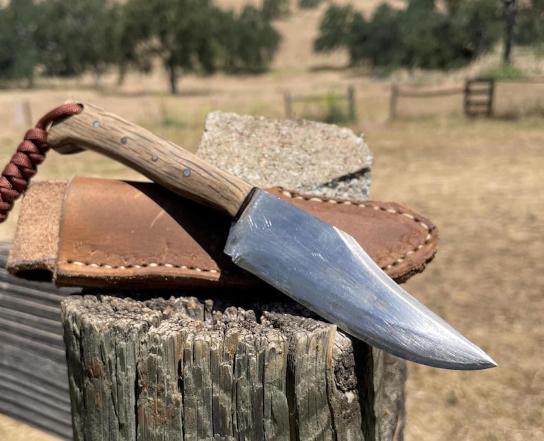 Handmade custom mini bowie knife, sharp blade, high quality steel, camping knife. Bild 1