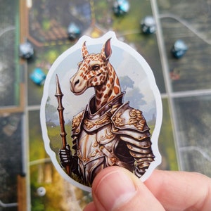 Cavaleiro do D&D do girafa Adesivos de <br> Crie Seu Próprio Produto! Festa DnD de Espécies Ameaçadas | Etiquetas animais dos Dungeons and Dragons de <br> Entrega Rápida? Presente de RPG de mesa | Girafa com lança