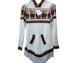 Andean women Poncho triangle designed( white colour ) small size