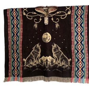 Alpaca poncho wolf and moon design handmade in Ecuador