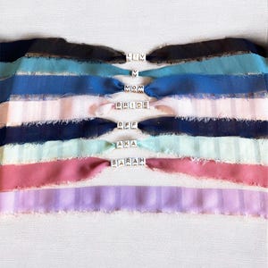 Pulsera de lazo con letras personalizadas, pulsera de tela, pulsera de la amistad, pulseras personalizadas, lazo de despedida de soltera, regalo para el Día de la Madre