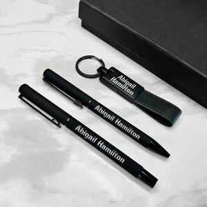 Ensemble de stylos à graver personnalisés (stylo à bille, stylo roller, porte-clés, boîte-cadeau) Cadeau pour meilleure amie, Cadeau pour collègue de travail, Cadeau d'anniversaire