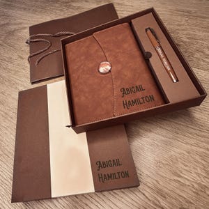 Leren cadeauset met gegraveerde dagboekpen - gepersonaliseerd notitieboek met gepersonaliseerde doos - cadeau voor vrienden - officiële cadeaus
