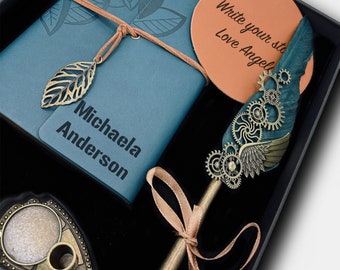 Set de regalo de pluma de ave personalizada: diario y posavasos de cuero vegano