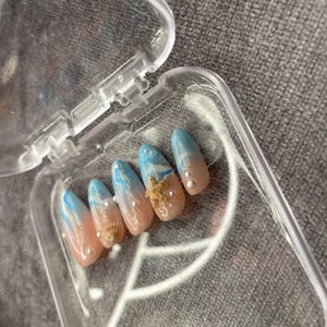 Beach press on nails