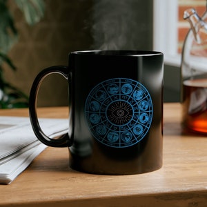 Tableau d’astrologie avec tasse noire de 11 oz du troisième œil, tasse d’astrologie, tasse du troisième œil, signes du zodiaque, tasse du zodiaque, cadeau pour elle, anniversaire