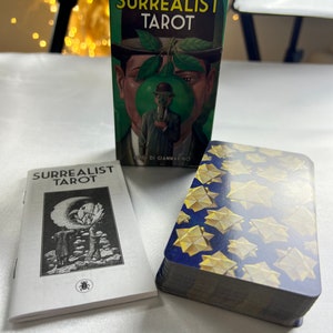 Cartes de tarot surréalistes - Mouvement artistique d'artistes comme Magritte et Dali - LIVRAISON GRATUITE - Neuf