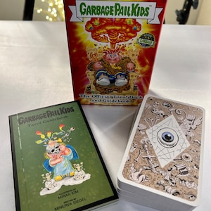 Cartas del Tarot de Garbage Pail Kids - La baraja oficial del Tarot y la guía - Fandom de Garbage Pail Kids - ENVÍO GRATIS - Nuevo