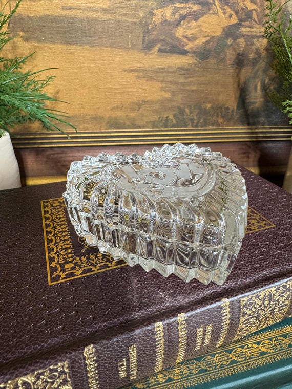 Vintage Zajecar Heart Crystal Trinket Box | Made … - image 2