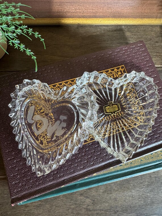 Vintage Zajecar Heart Crystal Trinket Box | Made … - image 3