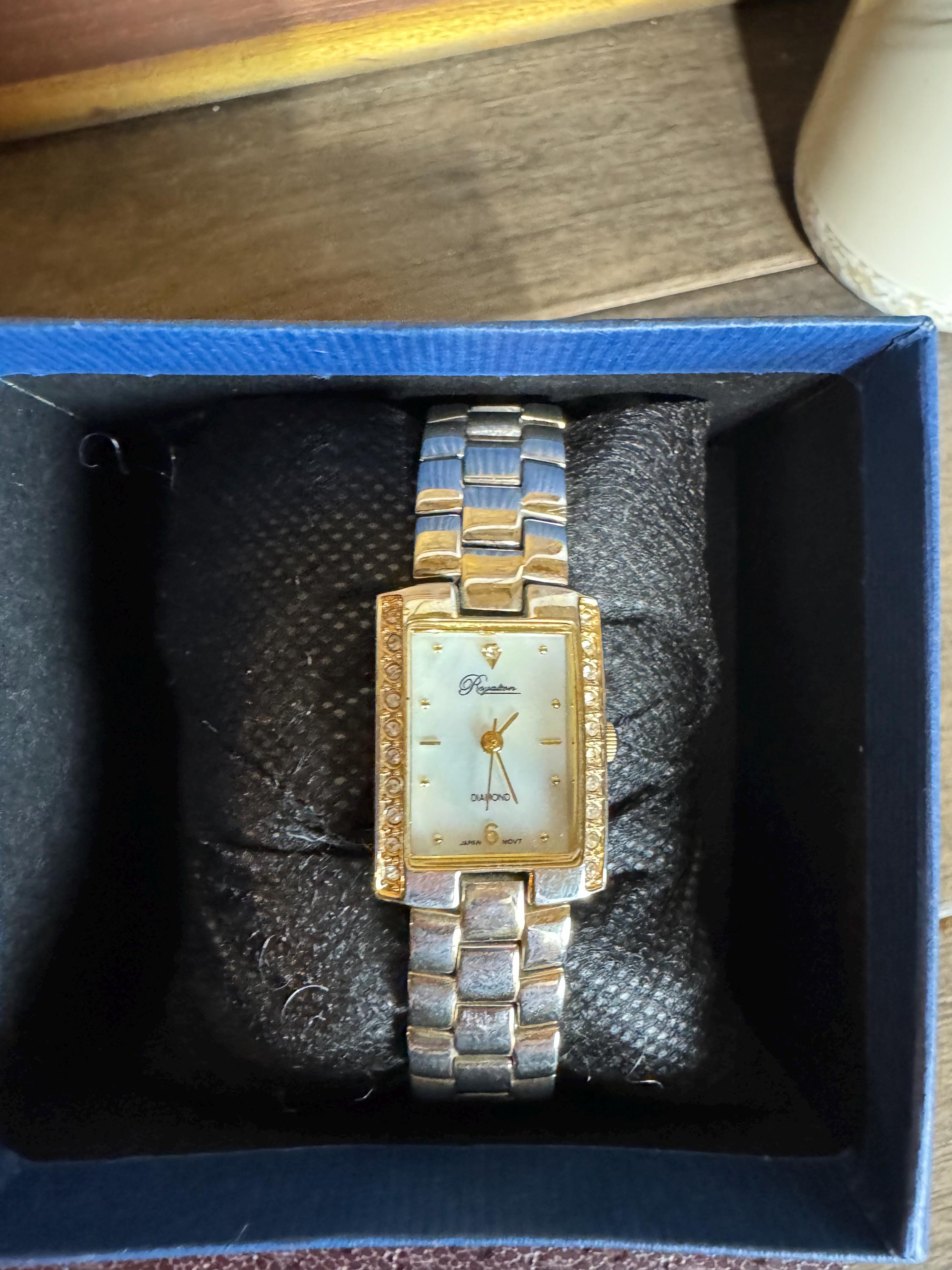Vintage Royalton Gold Toned Wristwatch | Gift Box Included  display picture 1