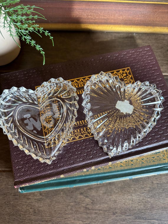 Vintage Zajecar Heart Crystal Trinket Box | Made … - image 5