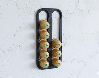 Kaffeepad Halter für 10 Nespresso Original Kapseln | Dieser Kapselspender ist mittels mitgeliefertem Klebeband einfach zu montieren