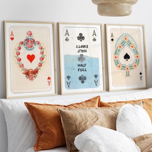 Set di arte murale retrò alla moda, poster portafortuna alla moda, arte murale con carte da gioco vintage, stampa estetica retrò, arte murale con carte da gioco rosse e nere