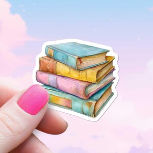 Naklejka Pastel Book in a Crooked Stack, Słodka naklejka Bookish Reader Floral, Styl akwarelowy do Kindle lub laptopa