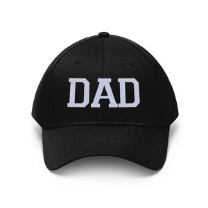 Gorra "Papá" bordada con letra universitaria: estilo deportivo para súper papás