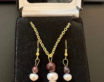 Vintage fresh water pearl and gemstone necklace with matching earrings.