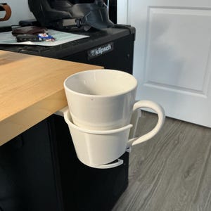 Desk cup holder